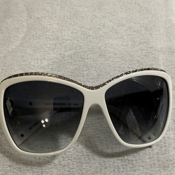 Trussardi Women's Sunglasses in White and Silver - Picture 2 of 8